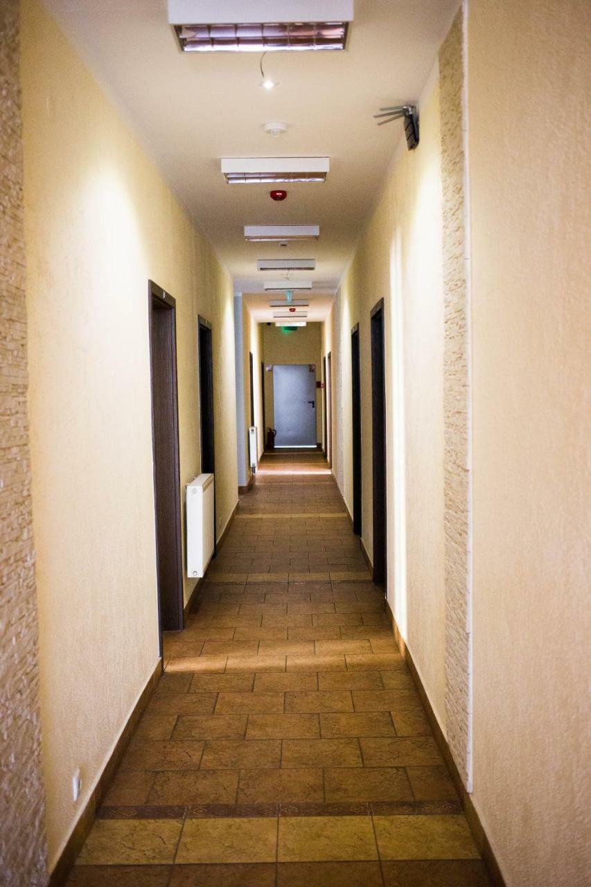 Hotelik Okecie 39 - Nocleg I Parking Blisko Lotnisko Okecie 바르샤바 외부 사진